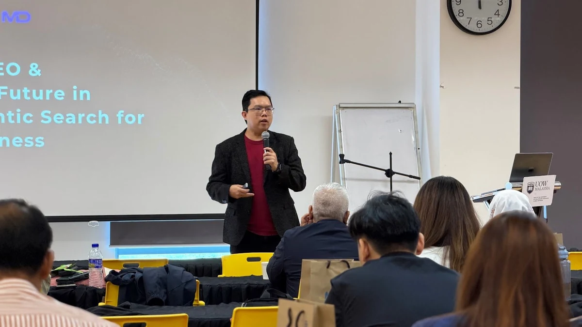 Dr Henry Tye speaking on SEO and the future of agentic search for business